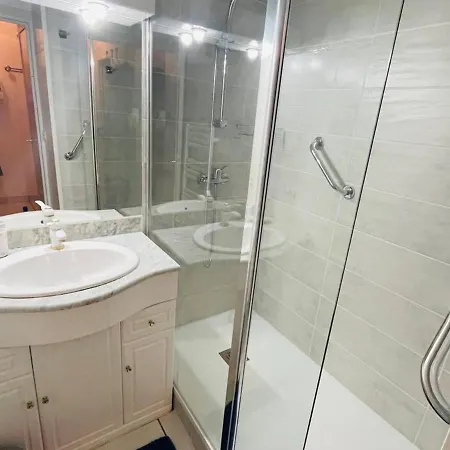 Апартаменти Bel A Cap D'agde, Plage Et Port A Pied, Piscine, Parking, 2 Chambres, Loggia Ombragee - Fr-1-723-81 Агд